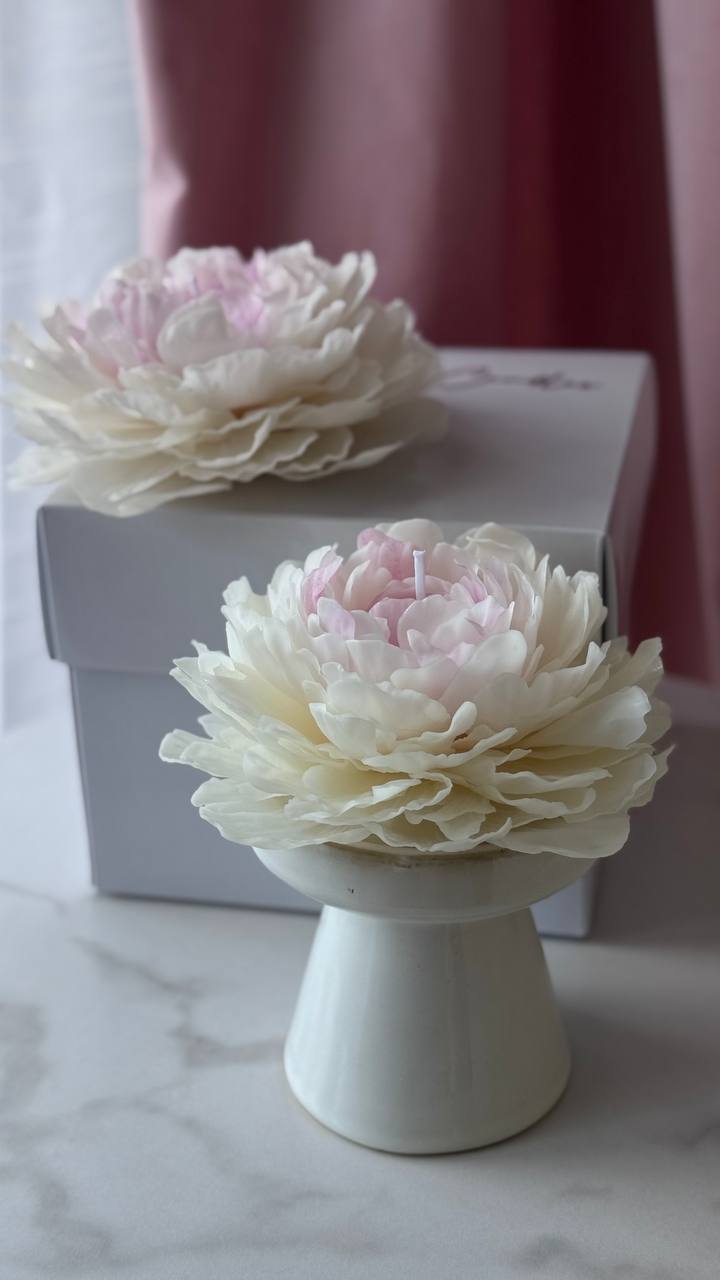 Beeswax Peony Candle / Handmade Flower Candle (Available for purchase only with flowers)