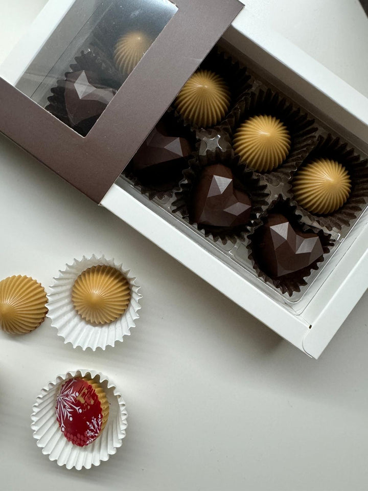 Premium handmade chocolate bonbons set (available for purchase only with flowers)